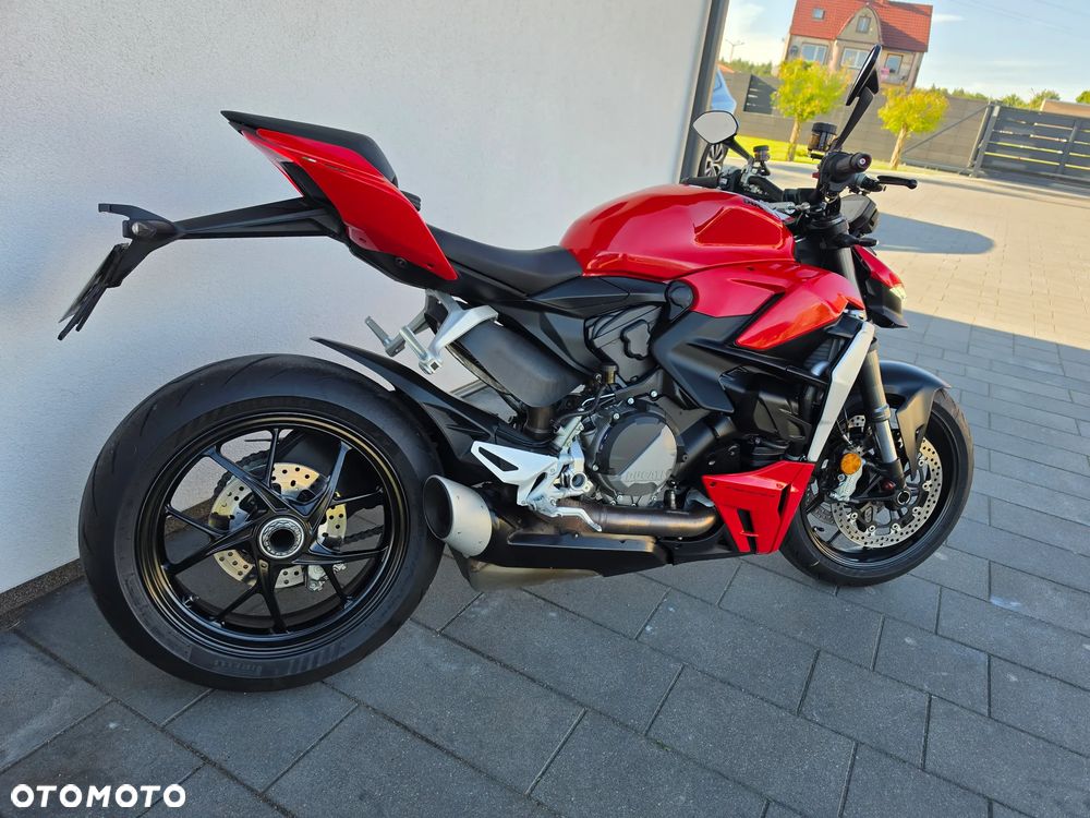 Ducati Streetfighter V2 - 18