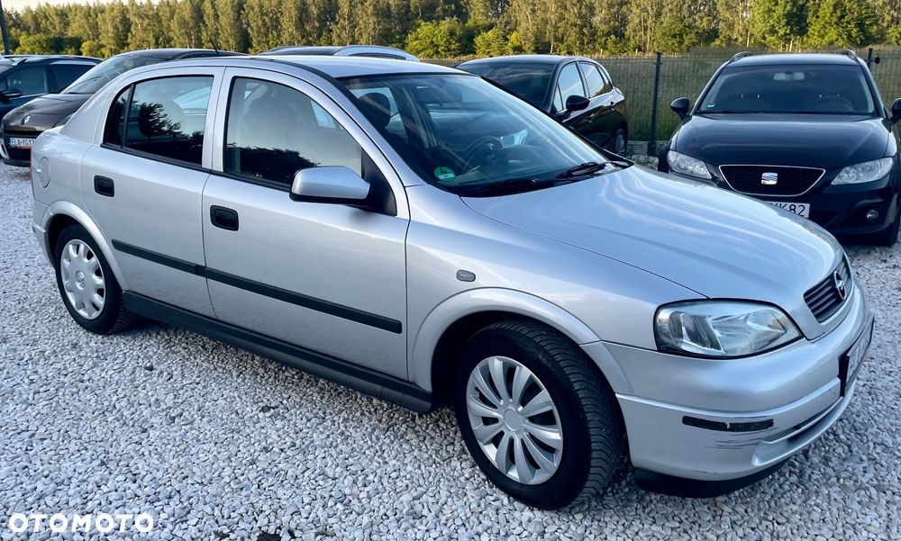 Opel Astra 1.6 GL - 19