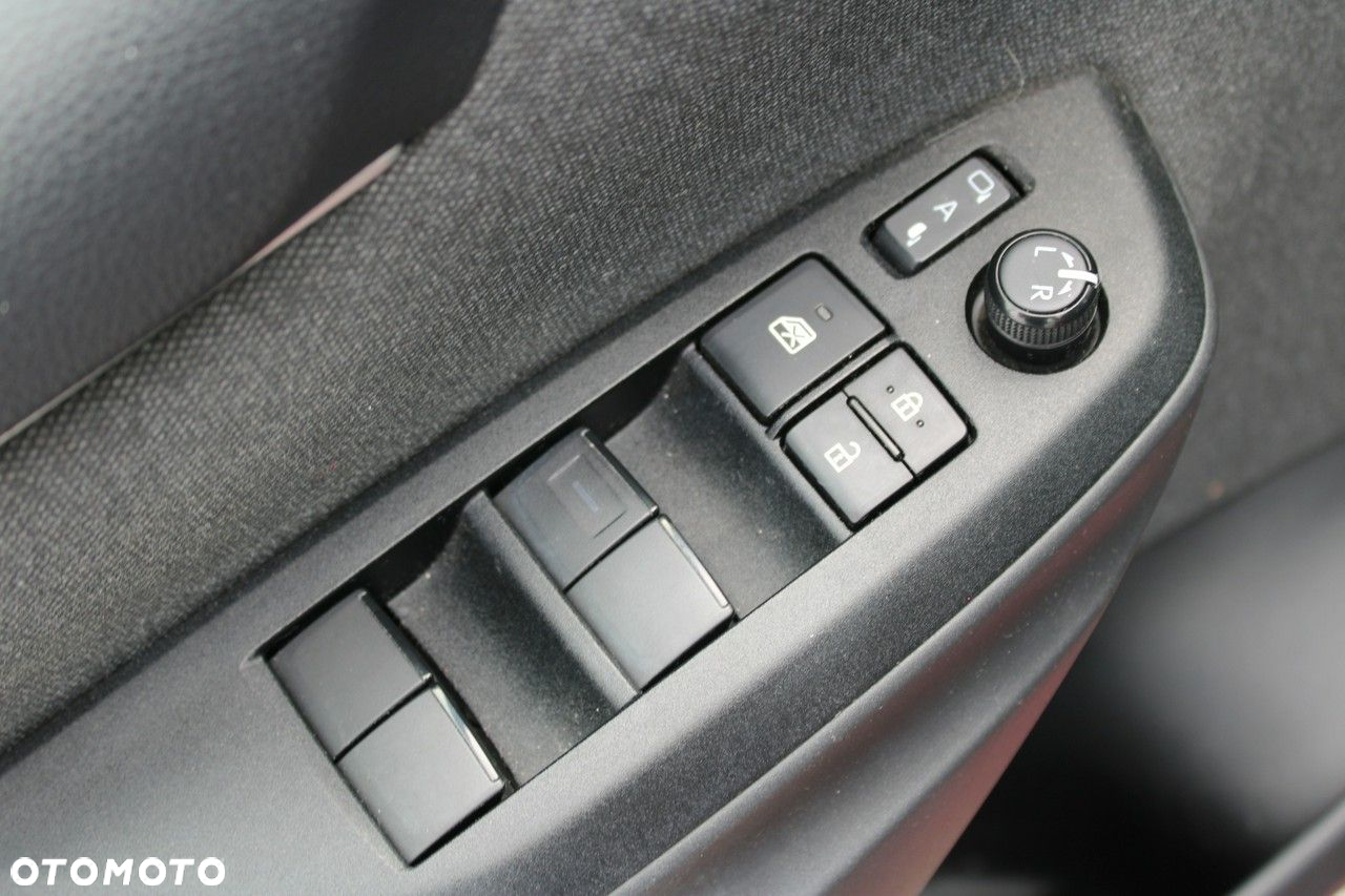 Toyota Yaris - 16