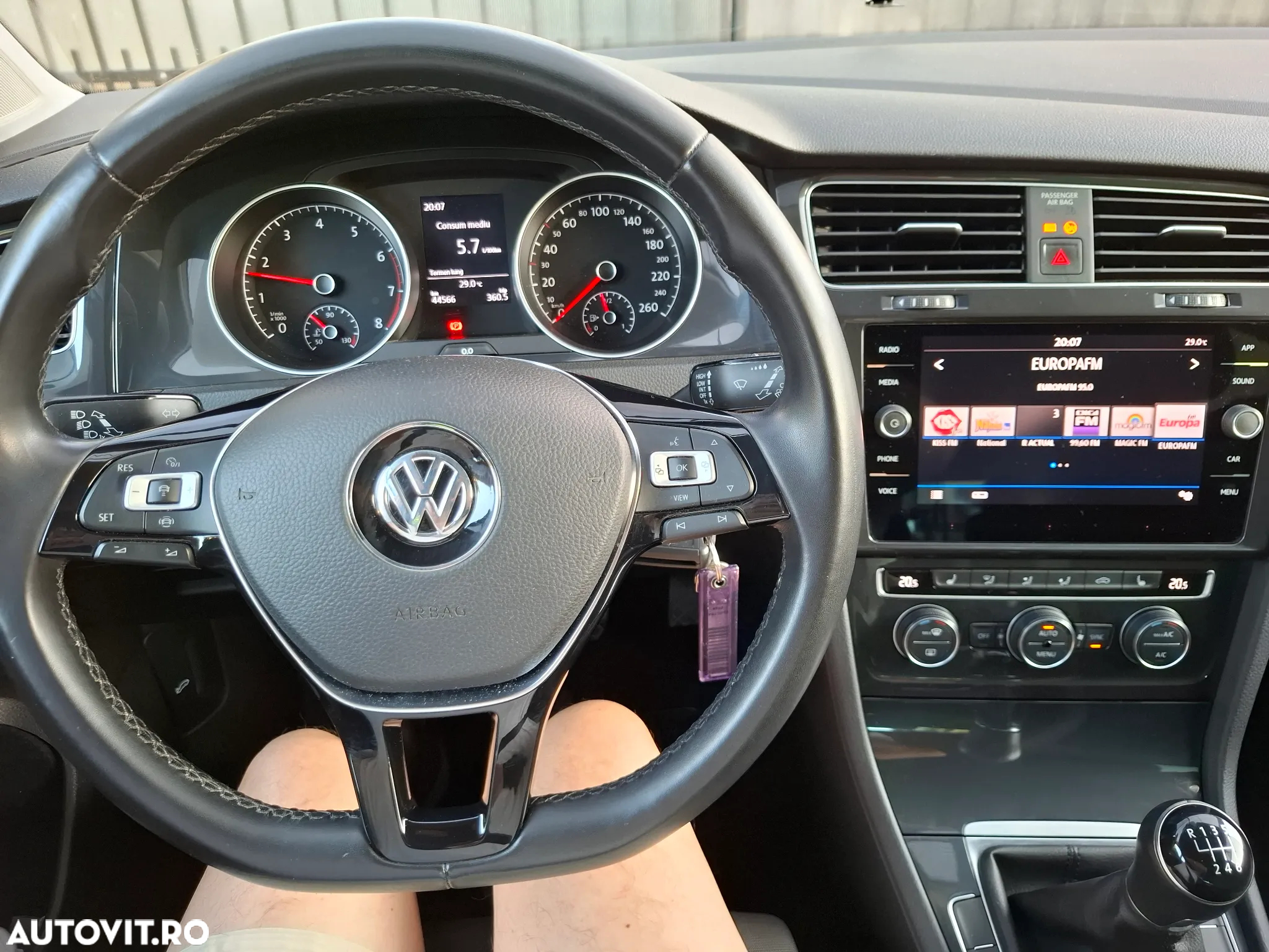 Volkswagen Golf 1.0 TSI Comfortline - 3