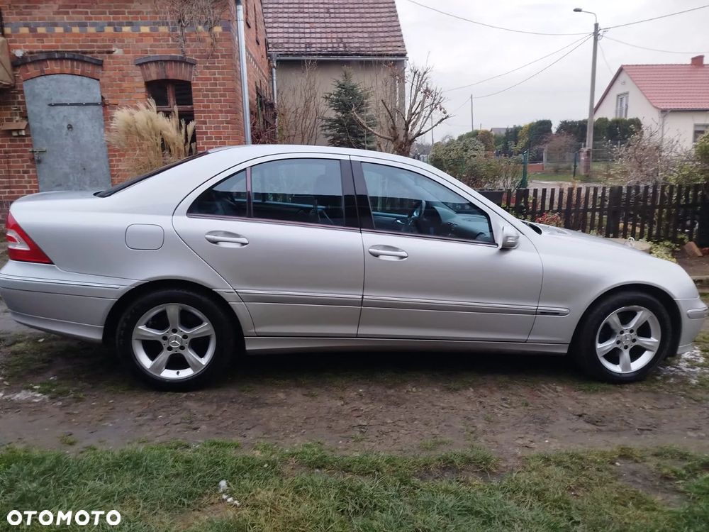 Mercedes-Benz Klasa C 180 Kompressor Automatik Avantgarde - 9