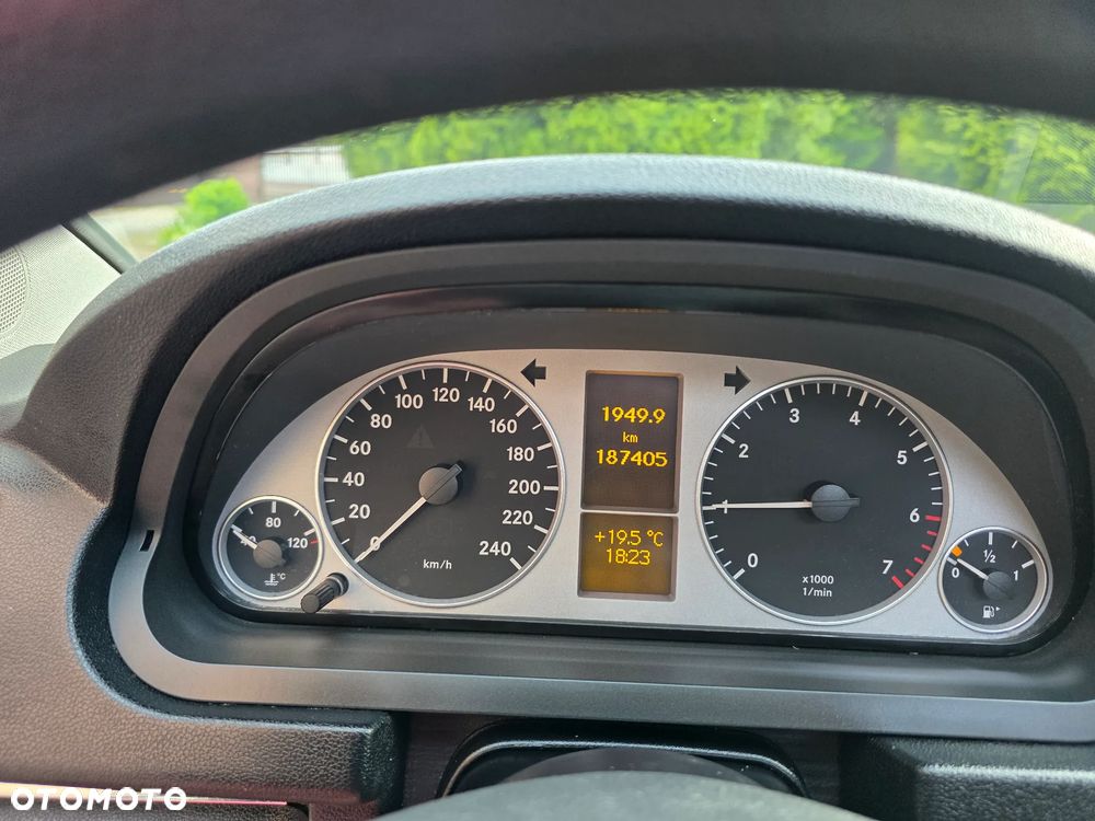 Mercedes-Benz Klasa B 160 BlueEFFICIENCY SPORT EDITION - 13