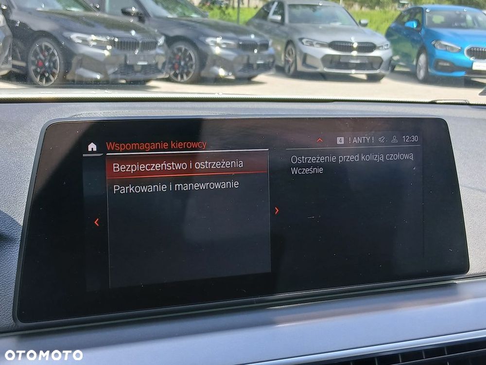 BMW Seria 5 518d - 29