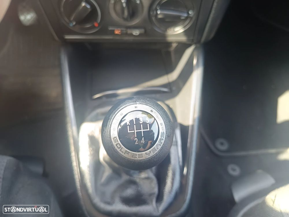 VW Golf 1.4i 25 Anos - 22