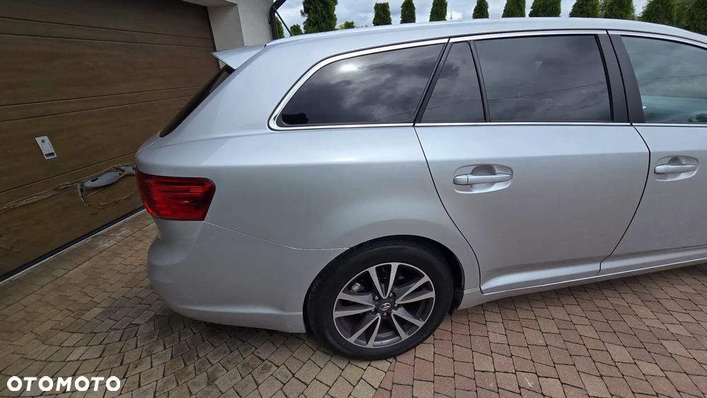 Toyota Avensis - 20