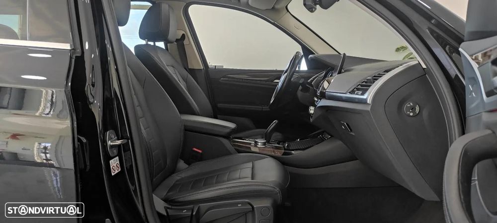 BMW X3 20 d xDrive Line Luxury - 25