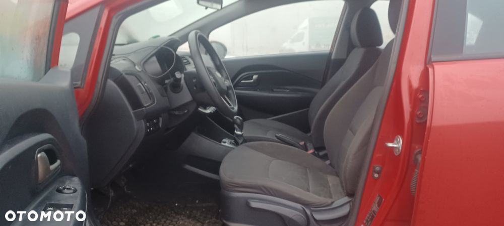 Kia Rio 1.4 Spirit - 8