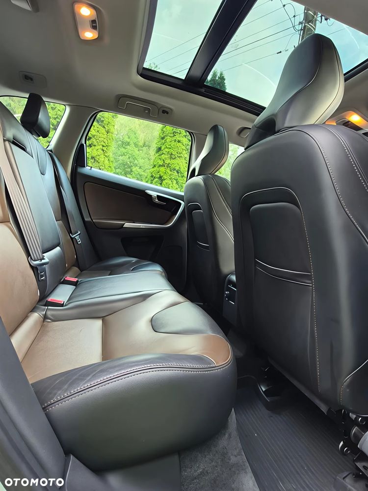 Volvo XC 60 D5 AWD Momentum - 15