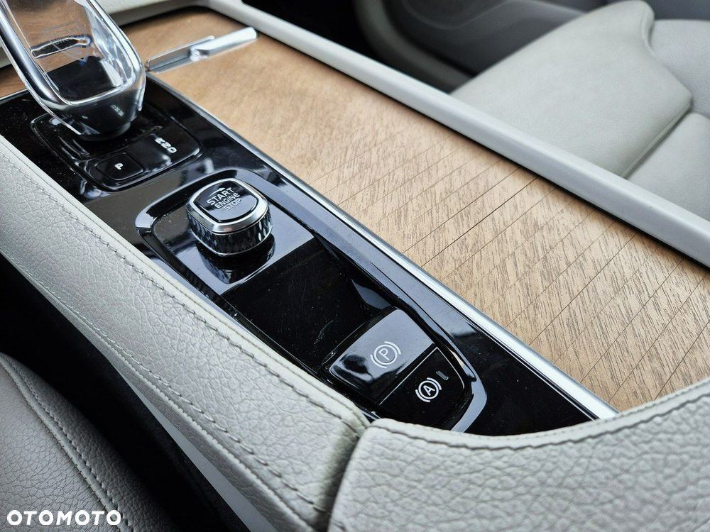 Volvo XC 90 - 38