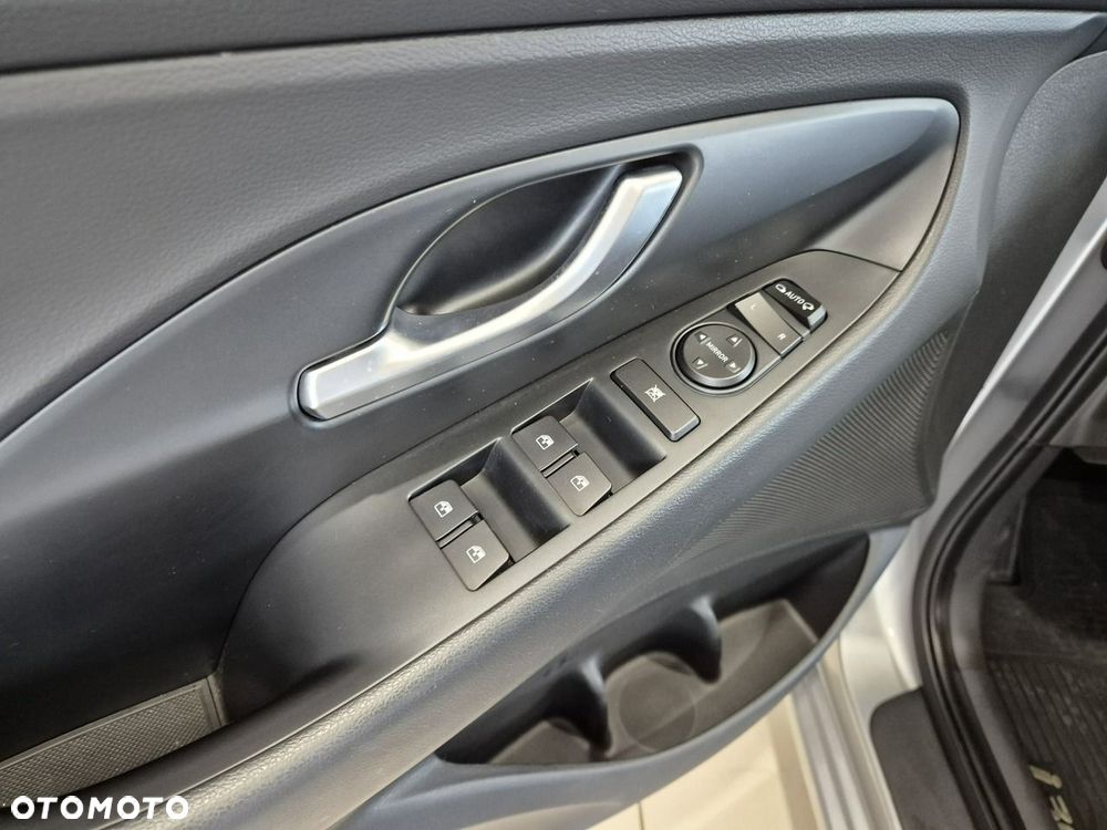 Hyundai i30 1.0 T-GDI Smart - 13