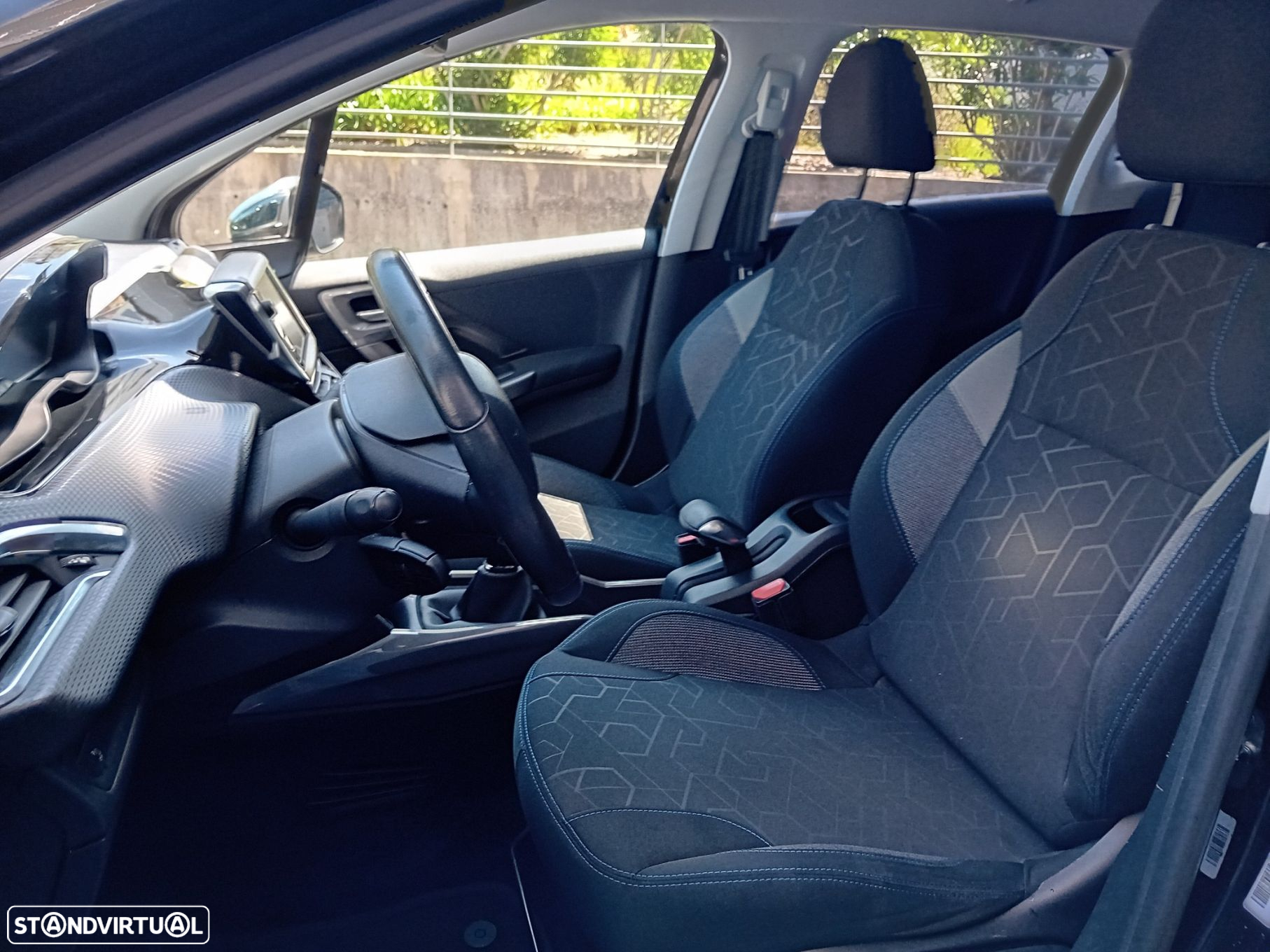 Peugeot 2008 1.2 PureTech Style - 16