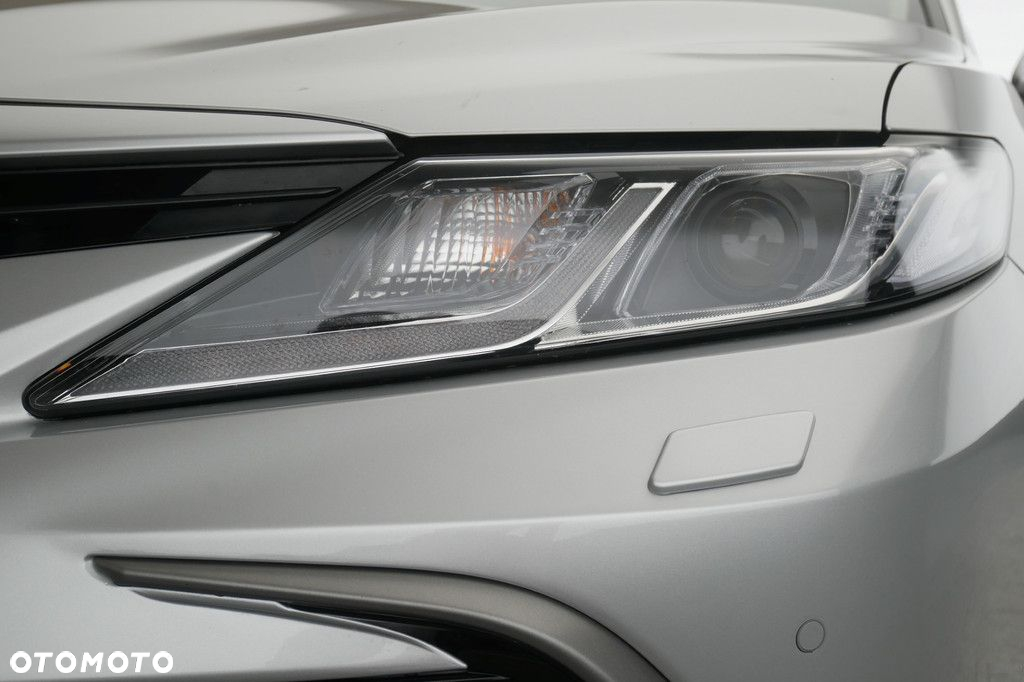 Toyota Camry - 13
