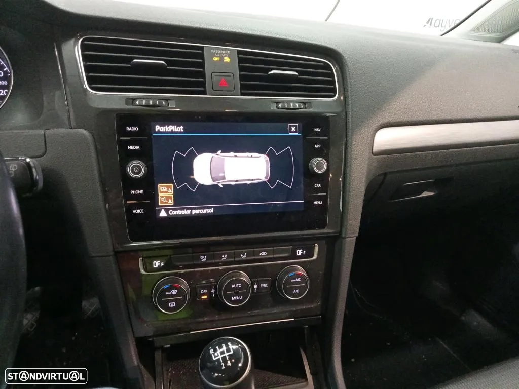 VW Golf Variant 1.6 TDi Confortline - 9