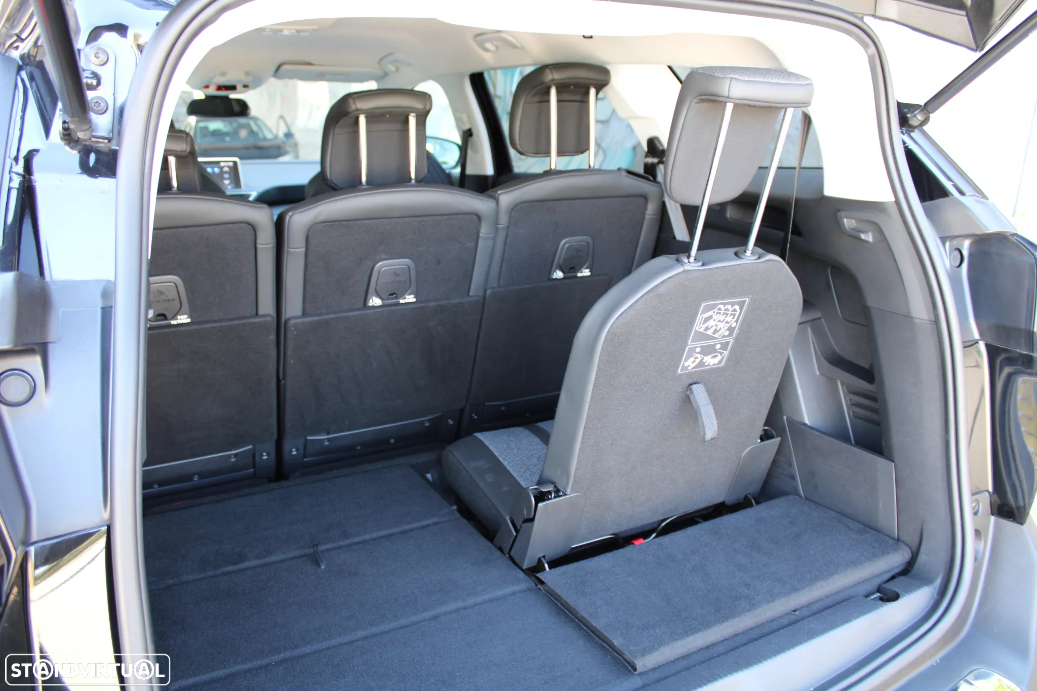Peugeot 5008 1.5 BlueHDi Allure EAT8 - 21