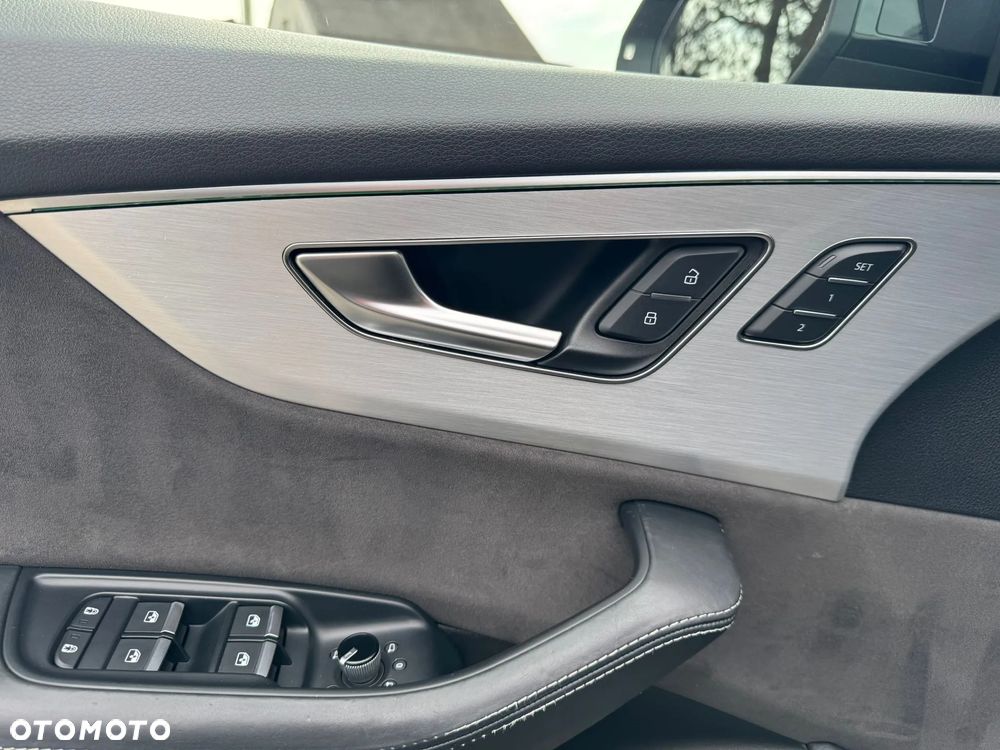 Audi Q8 - 13
