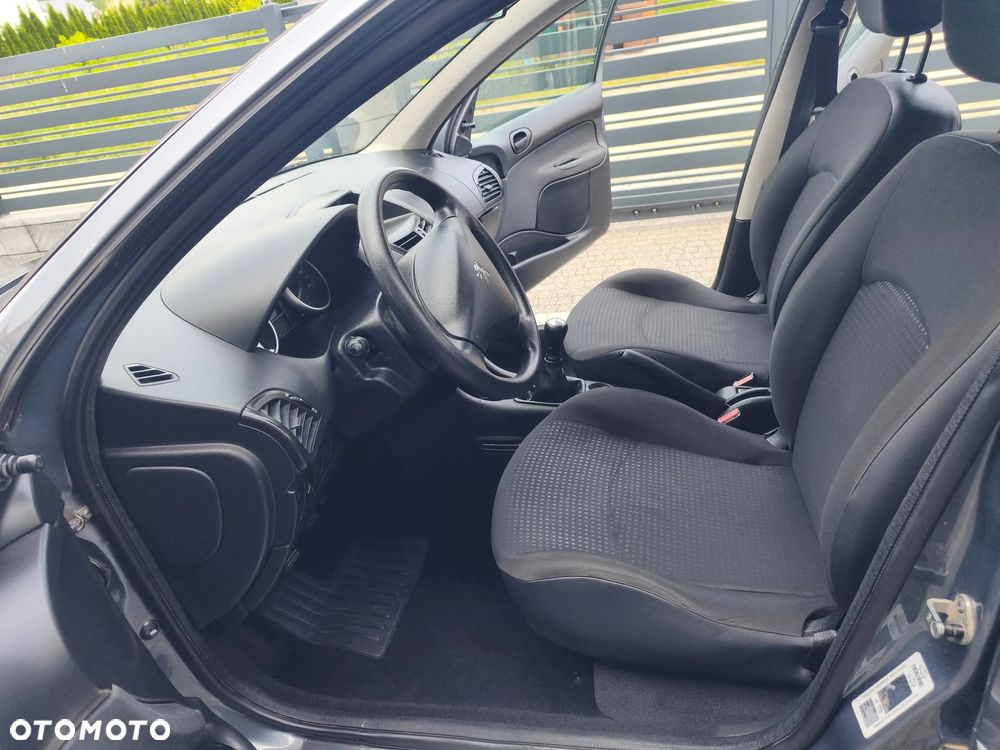 Peugeot 206 plus 1.1 Presence - 4