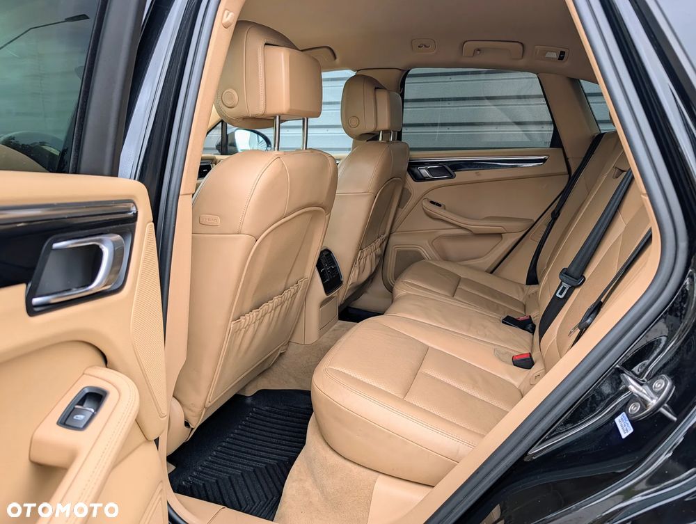 Porsche Macan - 8