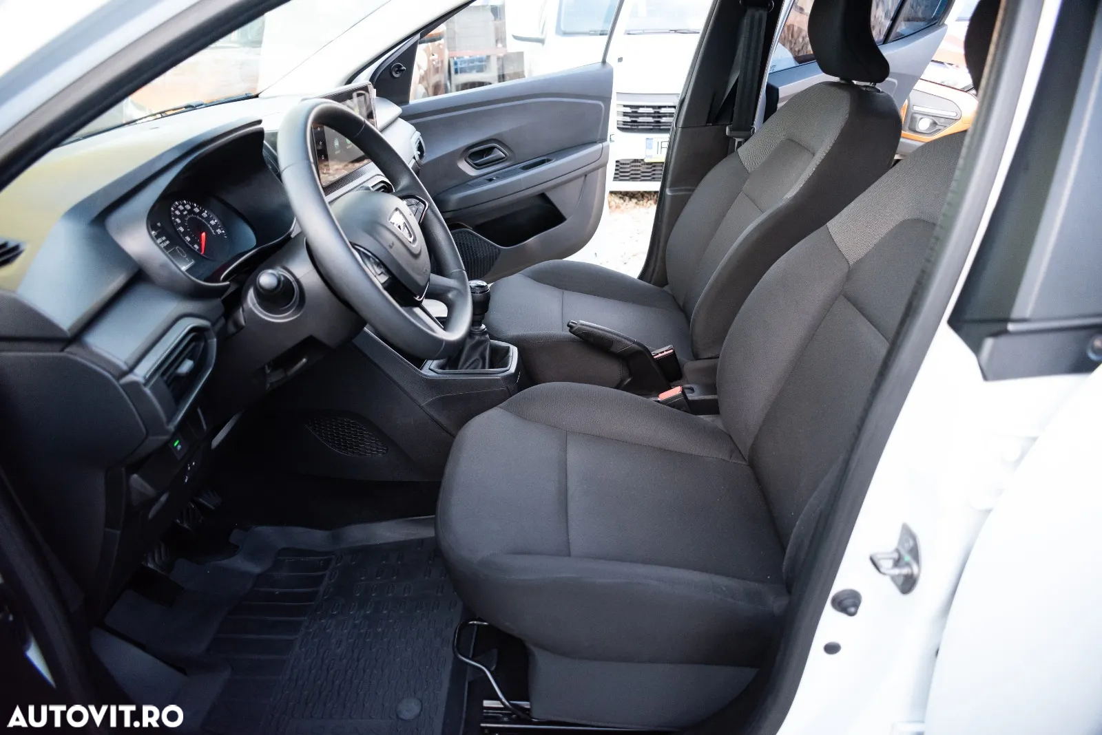 Dacia Logan ECO-G 100 Essential - 11