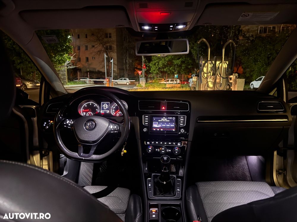 Volkswagen Golf - 9
