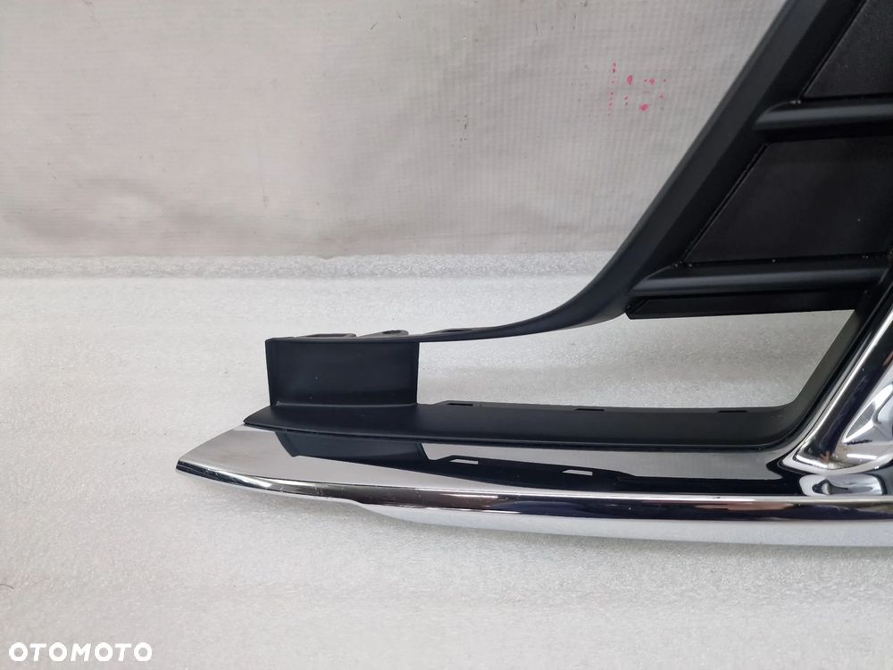 AUDI A8 D5 LIFT 4N0 21- LEWA KRATKA BOCZNA ZDERZAKA PRZEDNIEGO PRZÓD Z CHROMEM NA PDC , NR 4N0807681 + 4N0807151B , NR AUKCJI D/26 - 3
