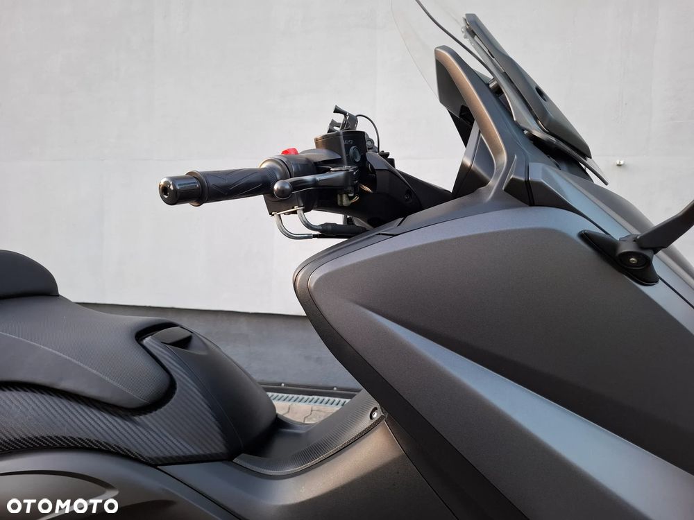 Yamaha Tmax - 10