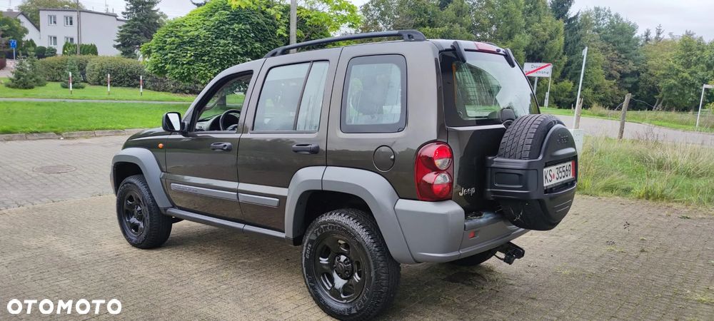 Jeep Cherokee 2.4 Sport - 15