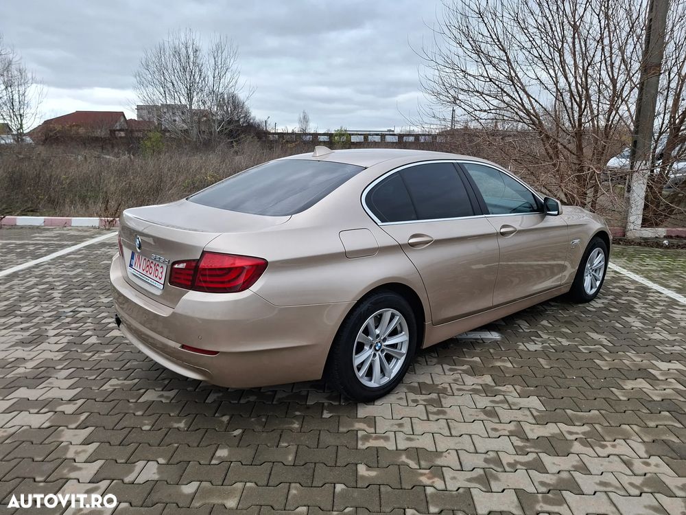 BMW Seria 5 525d xDrive AT - 12
