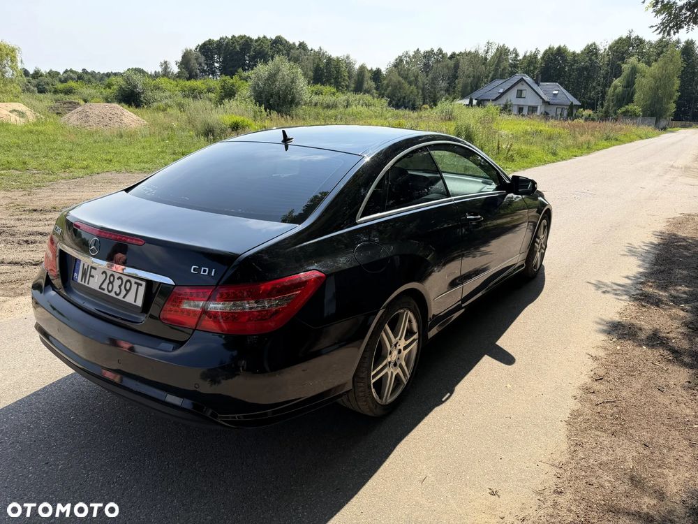 Mercedes-Benz Klasa E 250 CDI DPF BlueEFFICIENCY Automatik Elegance - 37