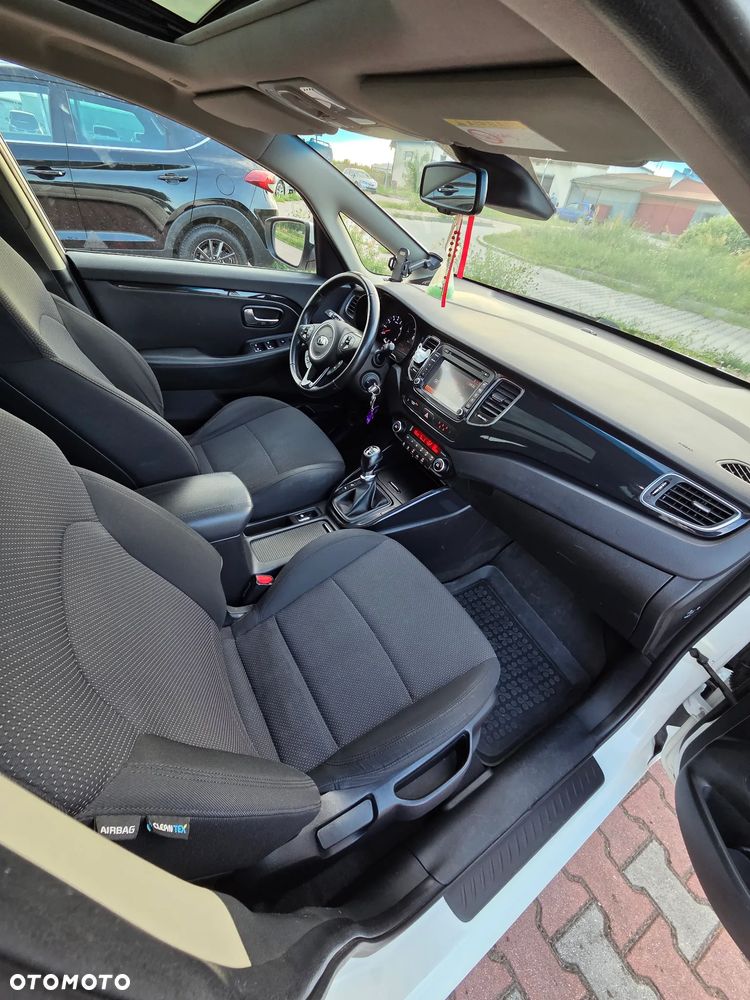 Kia Carens 1.6 GDI XL 7os - 16
