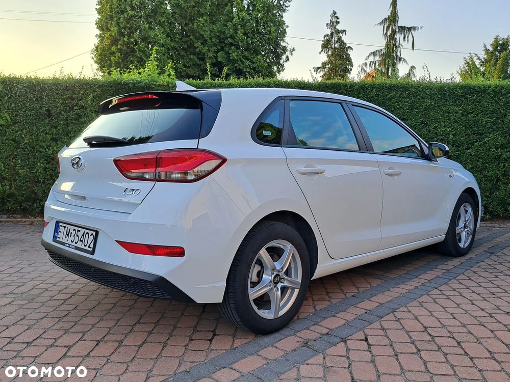 Hyundai i30 1.5 DPI Classic + - 5