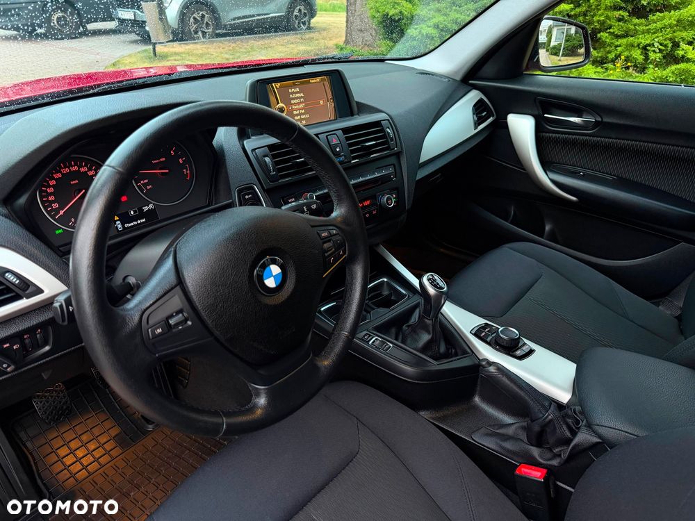 BMW Seria 1 116i Sport Line - 24