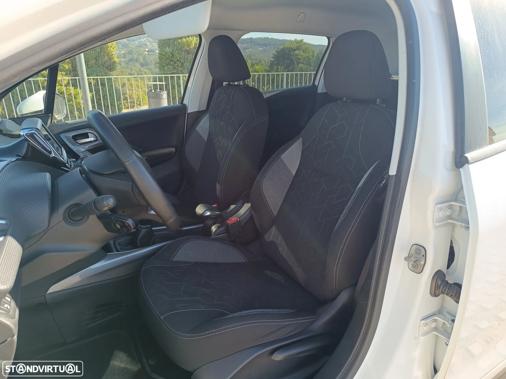 Peugeot 2008 1.6 BlueHDi Active - 10