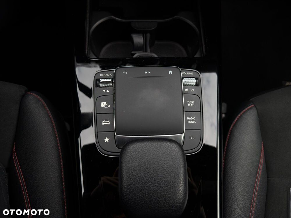 Mercedes-Benz CLA 180 AMG Line 7G-DCT - 21
