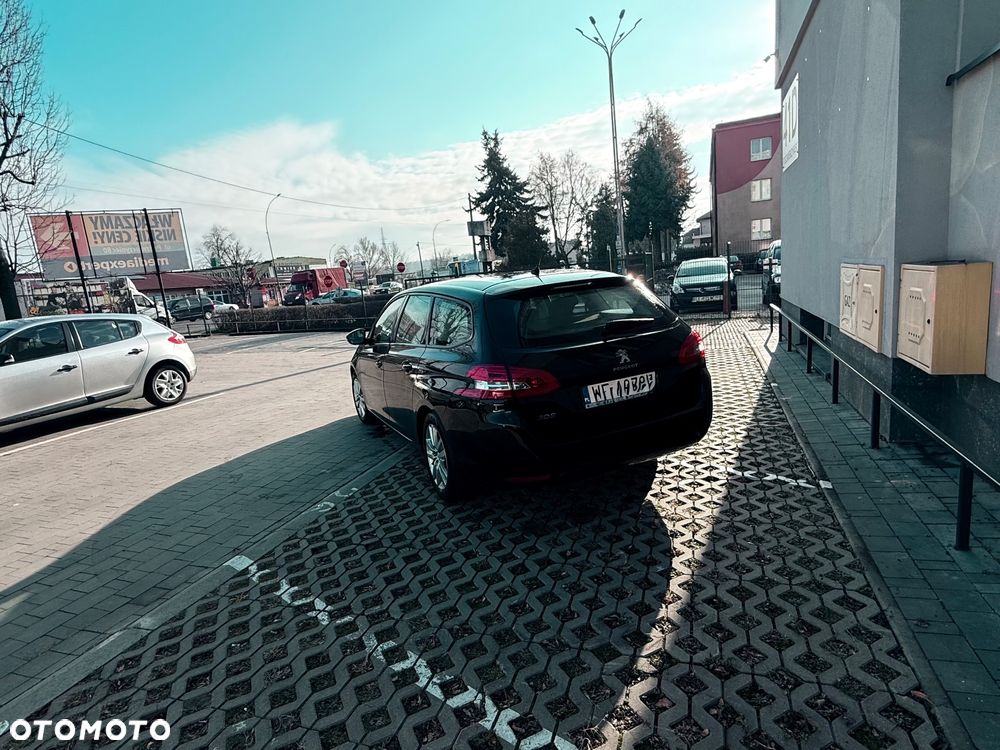 Peugeot 308 - 8