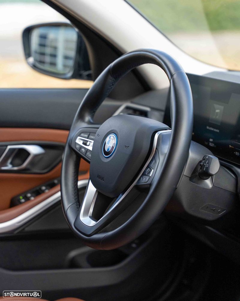 BMW 320 e Aut. Advantage - 43