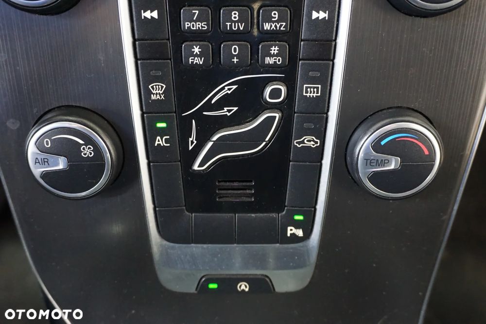 Volvo V40 D3 Geartronic Kinetic - 29