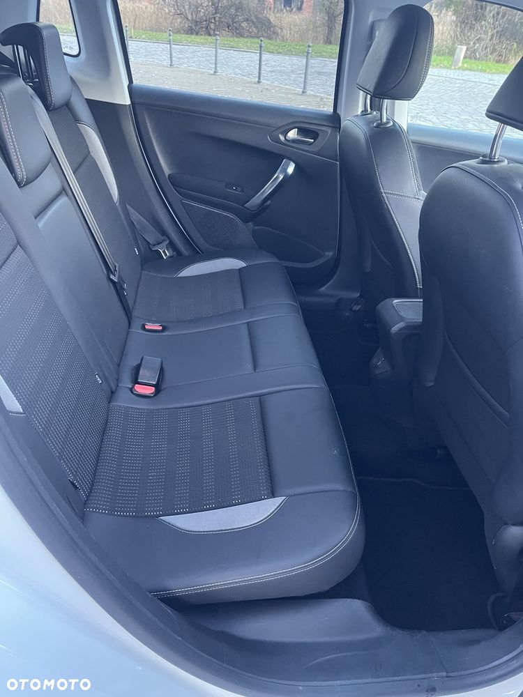 Peugeot 2008 120 VTI Allure - 12