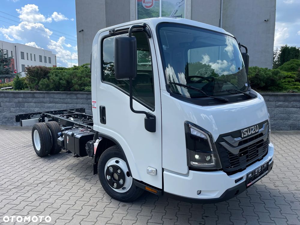 Isuzu M27 GENERATION 2 - 6