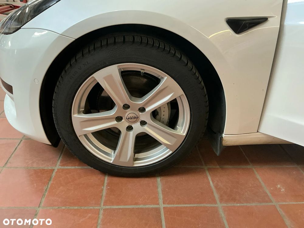 Tesla Model 3 RWD Hinterradantrieb - 12