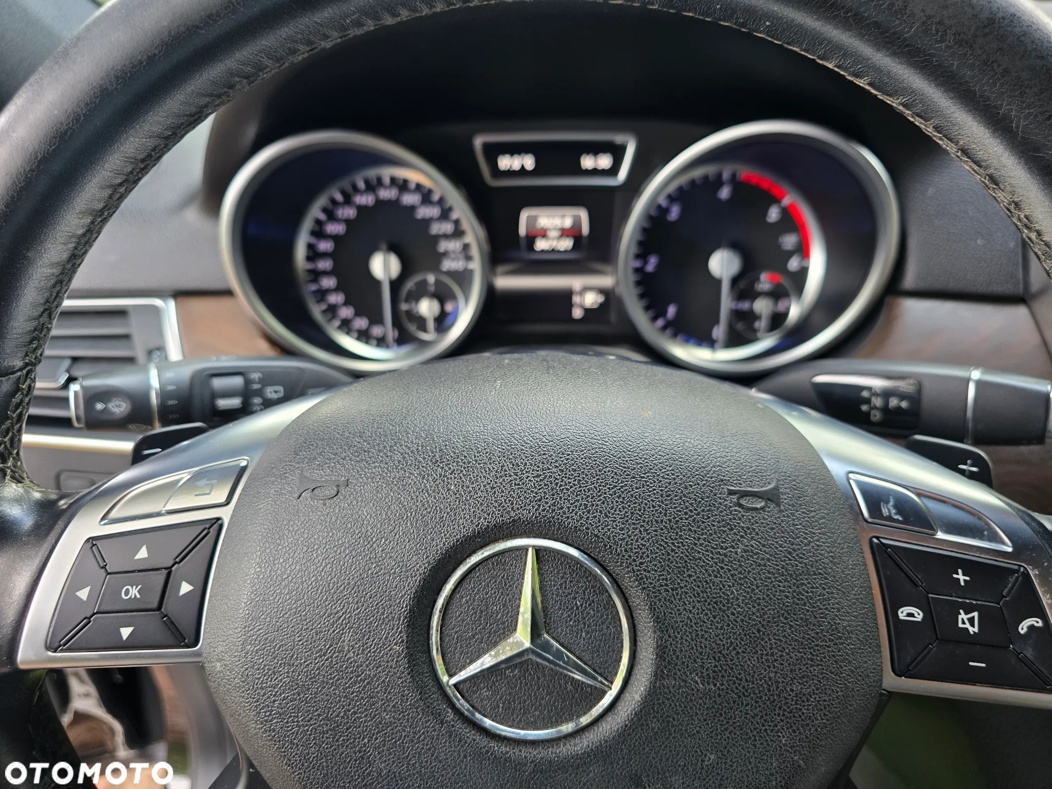 Mercedes-Benz ML 350 BlueTec 4-Matic - 10