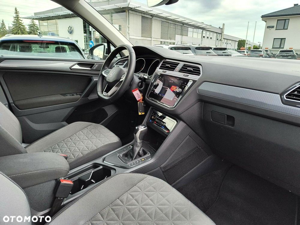 Volkswagen Tiguan - 10