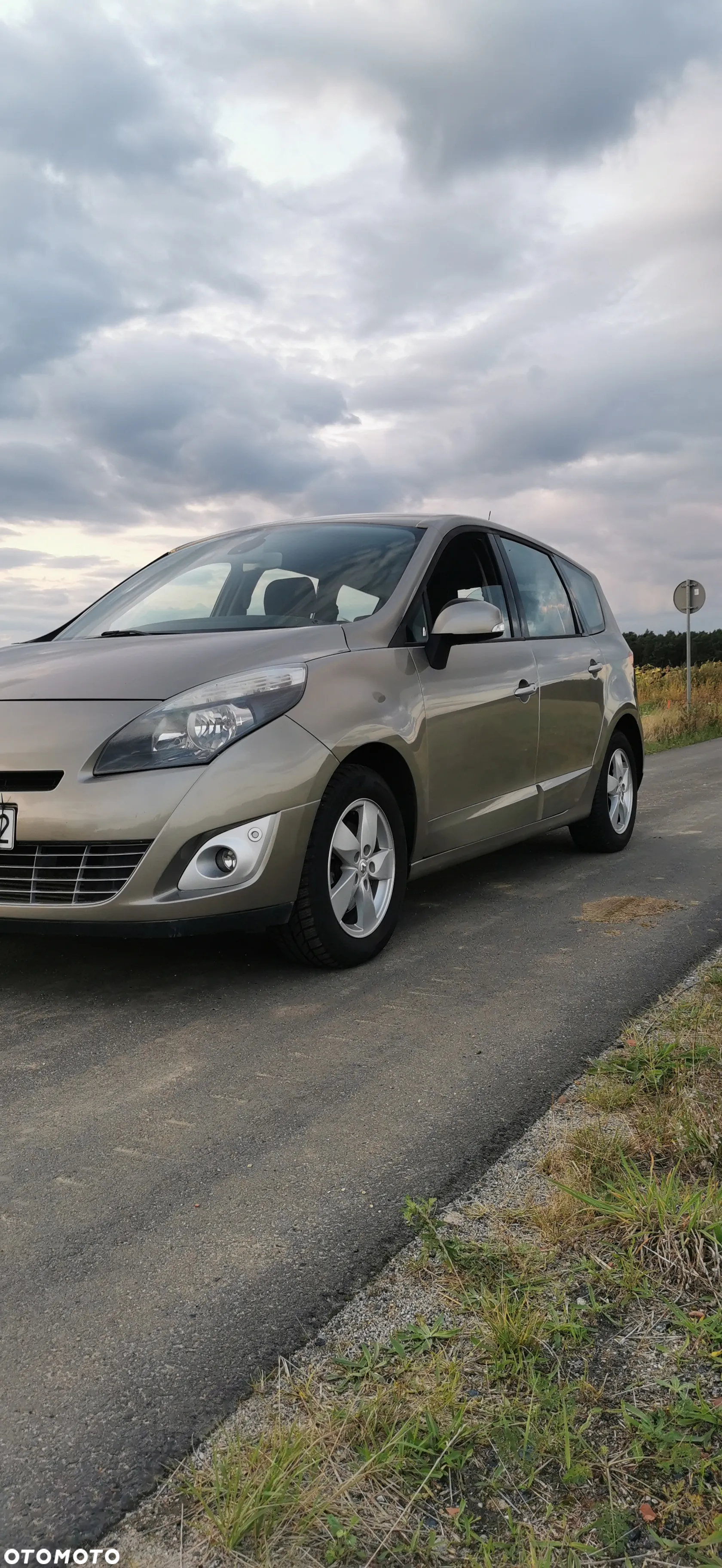 Renault Grand Scenic Gr 1.4 16V TCE TomTom Edition - 2