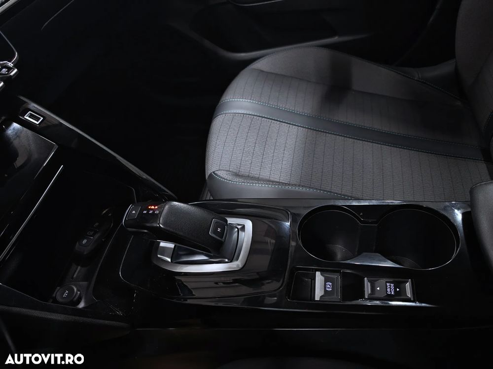 Peugeot 208 PureTech 100 EAT8 Allure - 19