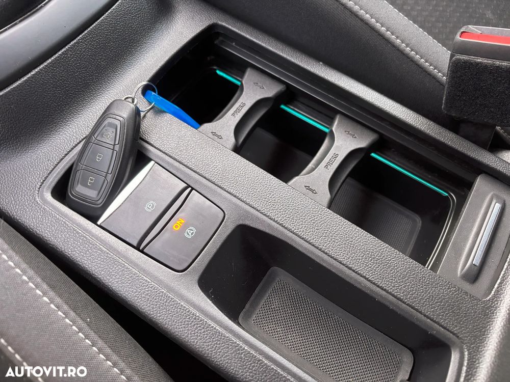 Ford Focus 1.0 EcoBoost MHEV Titanium - 33