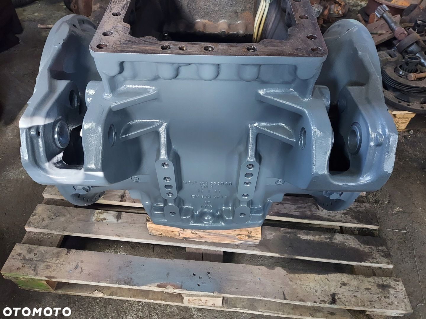 OBUDOWA MOST TYŁ M934152050040 MASSEY FERGUSON 8680 2011R - 2