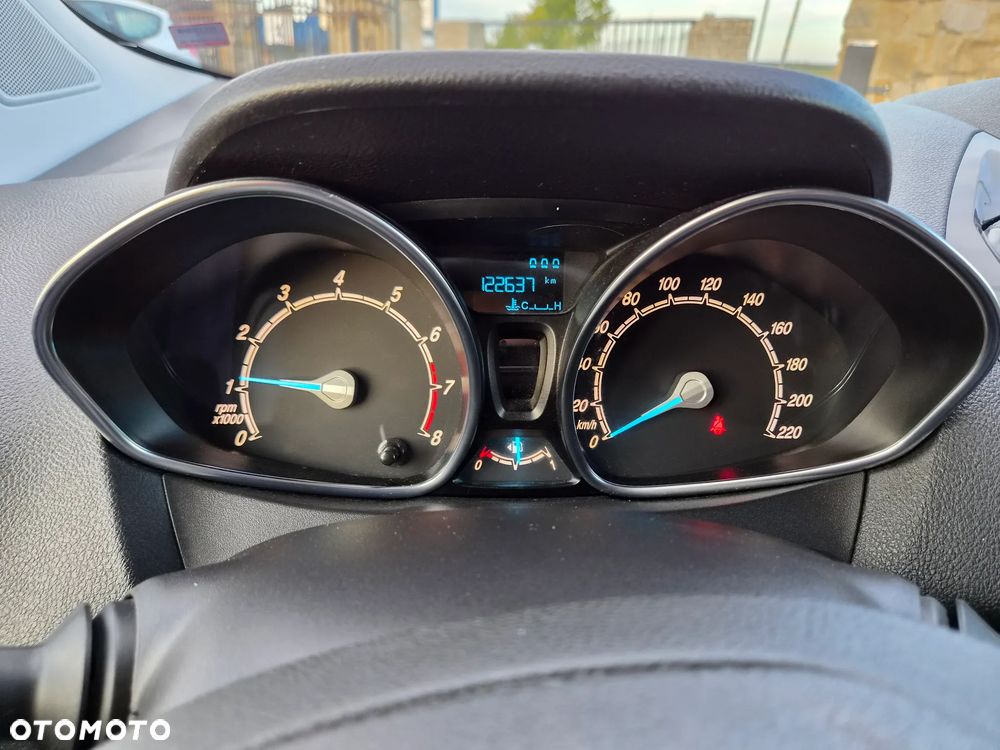 Ford Tourneo Courier 1.0 EcoBoost Titanium - 19