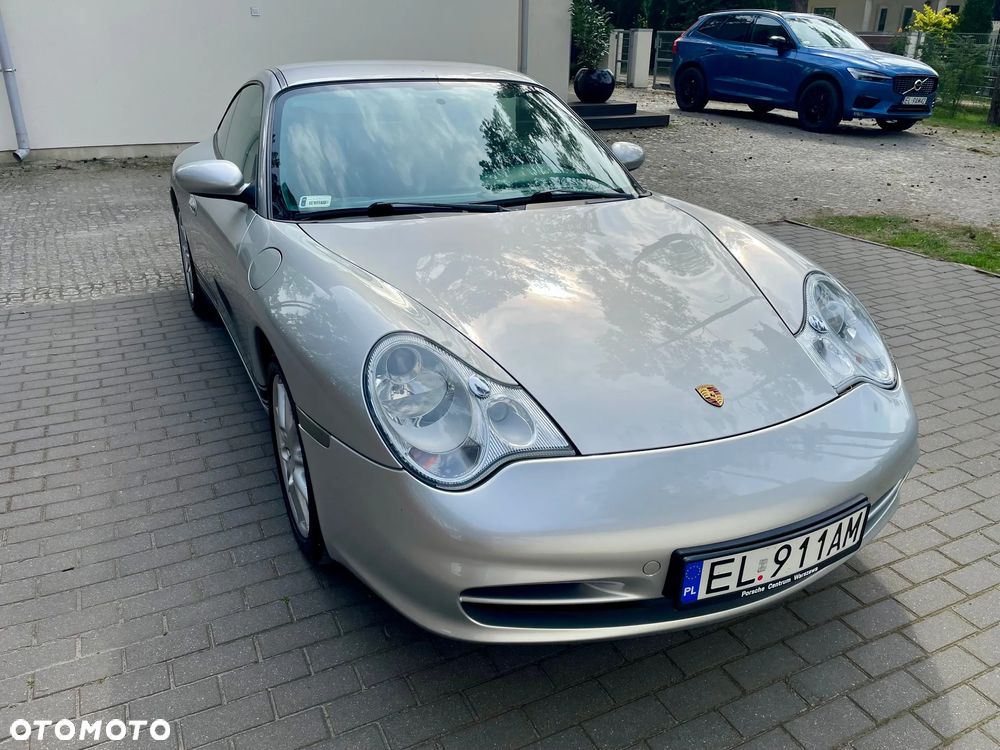 Porsche 911 Carrera 4 - 3