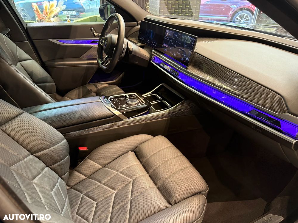 BMW Seria 7 740d xDrive - 29