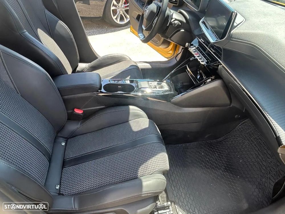 Peugeot 208 1.2 PureTech GT EAT8 - 14