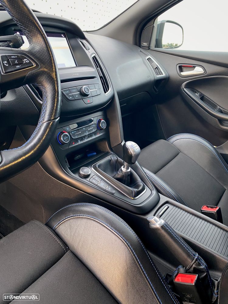 Ford Focus 2.3 EcoBoost S&S 4WD RS - 19